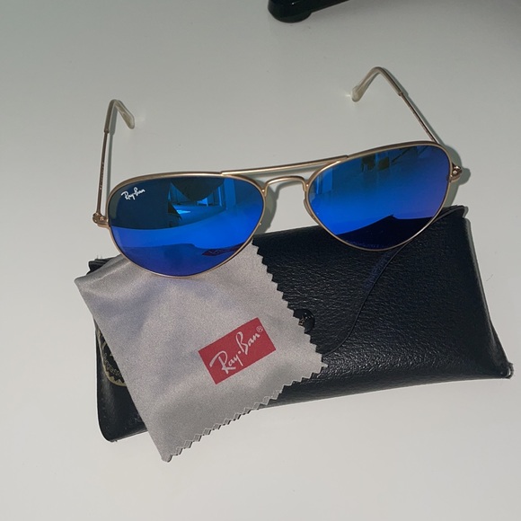 RayBan Aviators - Picture 3 of 6